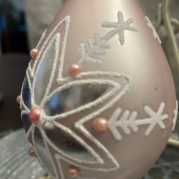 Pale Pink Ornament - Picture 4 of 5